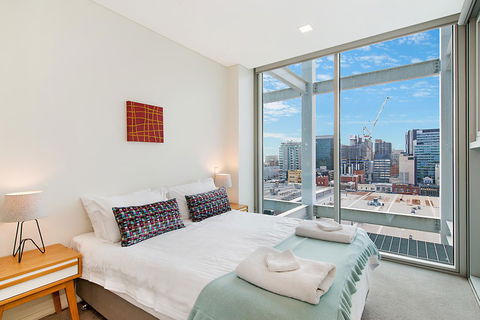 Stylish And Comfortable, Views Over Gouger St! - Accommodation Rockhampton 9