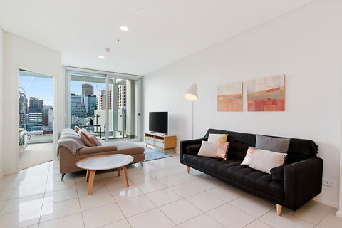 Stylish And Comfortable, Views Over Gouger St! - Accommodation Rockhampton 0
