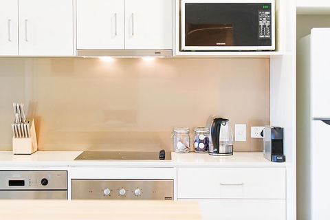 Stylish And Comfortable, Views Over Gouger St! - Accommodation Rockhampton 7