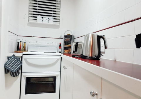 Court House - Studio - Accommodation Rockhampton 2