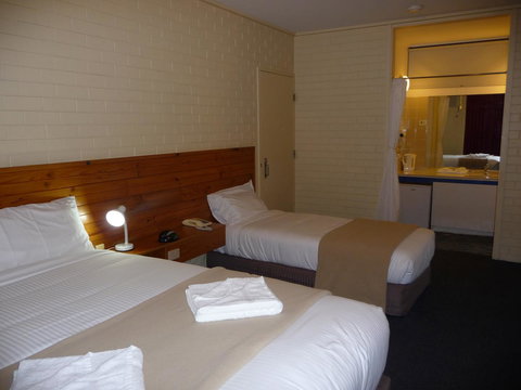 The Wine Vine Hotel - Accommodation Rockhampton 2