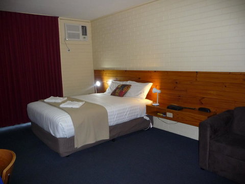 The Wine Vine Hotel - Accommodation Rockhampton 5