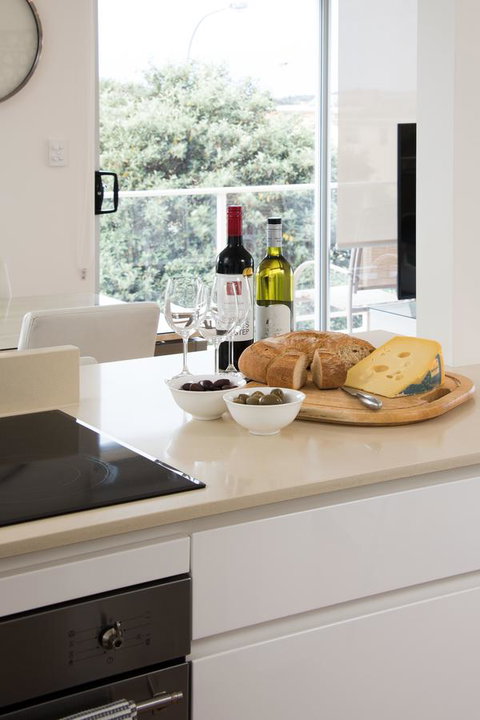 Stylish 3 Bedroom Beachview Apartment - Accommodation Rockhampton 7