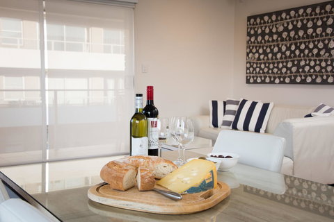 Stylish 3 Bedroom Beachview Apartment - Accommodation Rockhampton 9