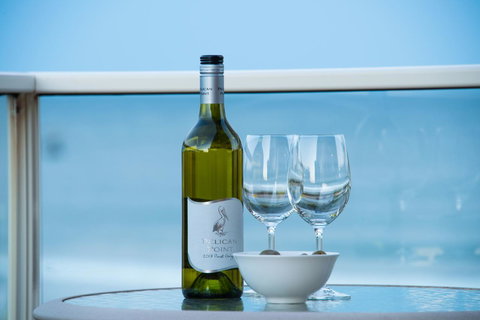 Stylish 3 Bedroom Beachview Apartment - Accommodation Rockhampton 4