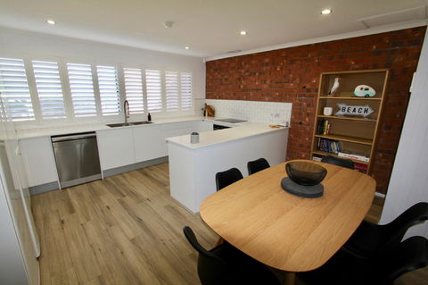 Southern Sands\' Beachfront Apartment - Accommodation Rockhampton 7
