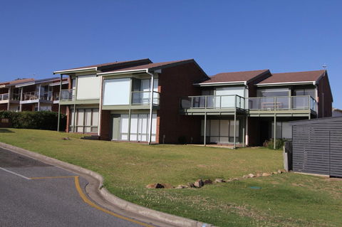 Southern Sands\' Beachfront Apartment - Accommodation Rockhampton 1