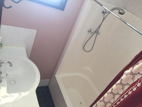 Clare Valley Cabins - Accommodation Rockhampton 19