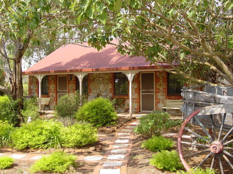 Langmeil Cottages - Accommodation Rockhampton 0