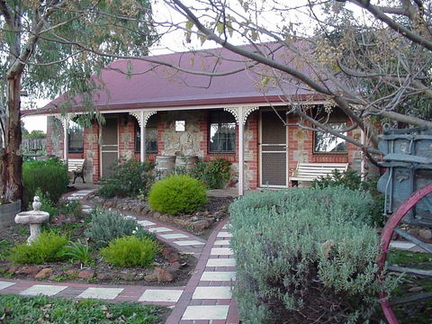 Langmeil Cottages - Accommodation Rockhampton 10