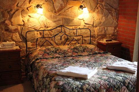 Langmeil Cottages - Accommodation Rockhampton 7