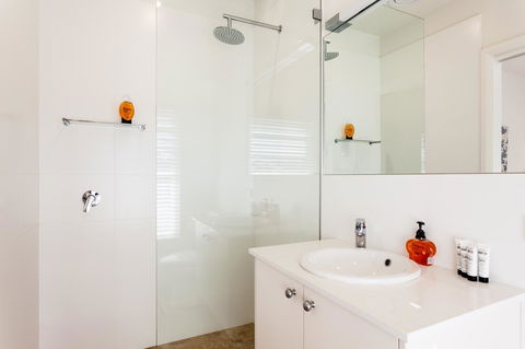 The Folly - Accommodation Rockhampton 6