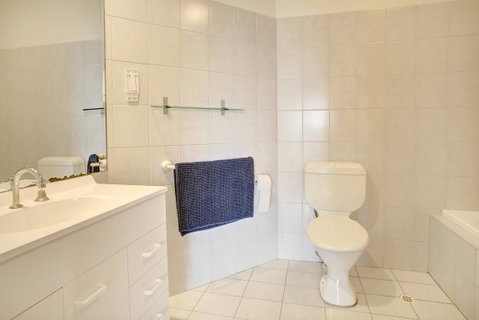 Navigators Motel & Diner - Accommodation Rockhampton 0
