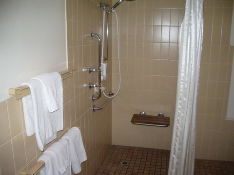 Aviators Lodge - Accommodation Rockhampton 7