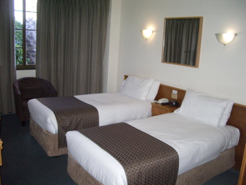Aviators Lodge - Accommodation Rockhampton 5