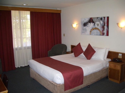 Aviators Lodge - Accommodation Rockhampton 2