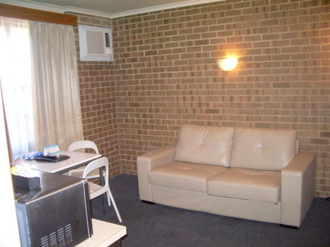 Aviators Lodge - Accommodation Rockhampton 25