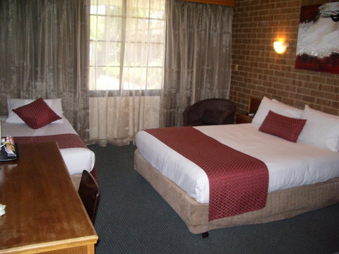 Aviators Lodge - Accommodation Rockhampton 8