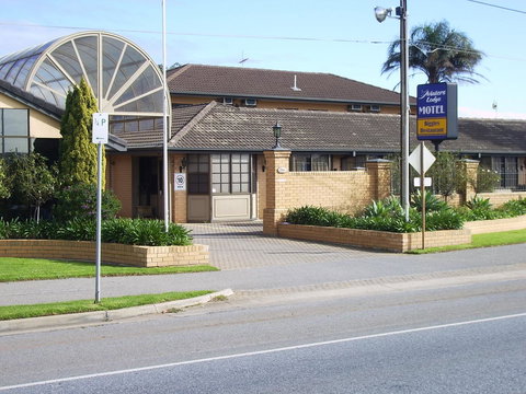 Aviators Lodge - Accommodation Rockhampton 23