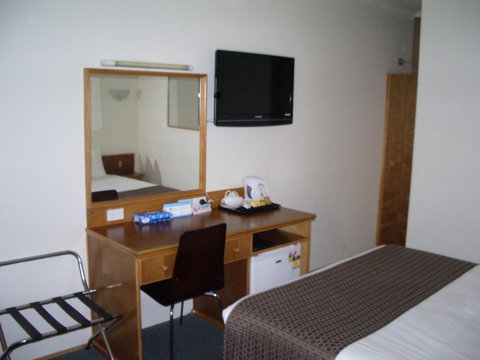 Aviators Lodge - Accommodation Rockhampton 3