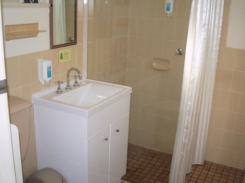 Aviators Lodge - Accommodation Rockhampton 14