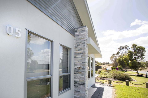 Brock's Base - Accommodation Rockhampton 6