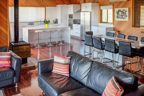 Seacroft - Accommodation Rockhampton 5
