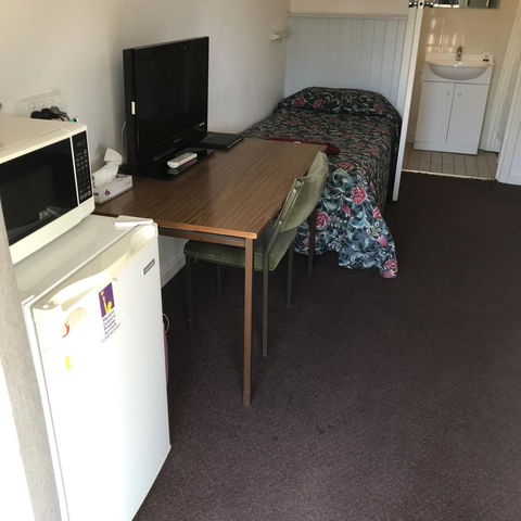 Travelway Motel - Accommodation Rockhampton 4