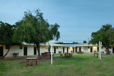 The Anglers Inn - Accommodation Rockhampton 0
