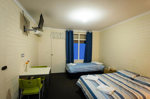 The Anglers Inn - Accommodation Rockhampton 9