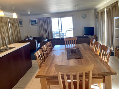 Bayview Beach House Apartment No 1 - Accommodation Rockhampton 2