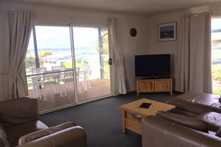 Bayview Beach House Apartment No 1 - Accommodation Rockhampton 10