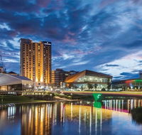 Executive 3 Bedroom Apartment  Internet  Parking - Accommodation Rockhampton