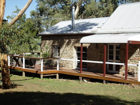 1860 Wine Country Cottages - Accommodation Rockhampton 7