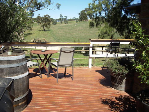 1860 Wine Country Cottages - Accommodation Rockhampton 3