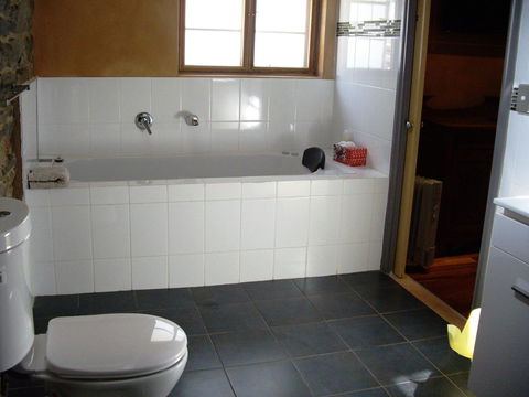 1860 Wine Country Cottages - Accommodation Rockhampton 18