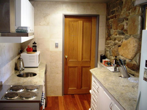 1860 Wine Country Cottages - Accommodation Rockhampton 13