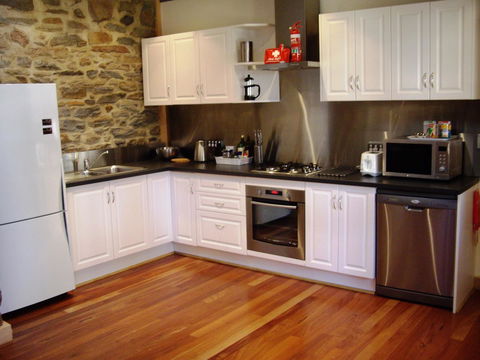 1860 Wine Country Cottages - Accommodation Rockhampton 17