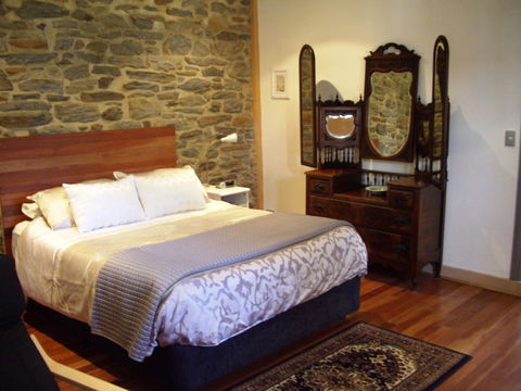 1860 Wine Country Cottages - Accommodation Rockhampton 4