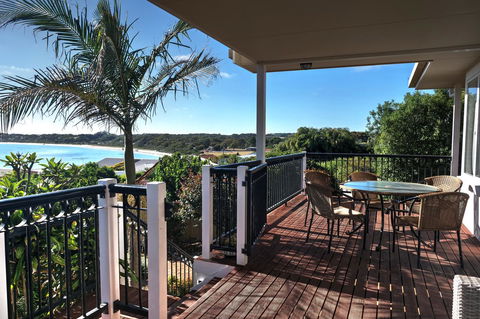The Whitehouse - Accommodation Rockhampton 2
