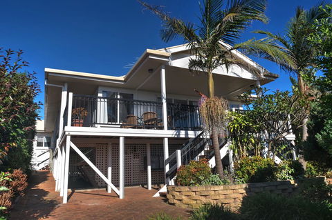 The Whitehouse - Accommodation Rockhampton 0
