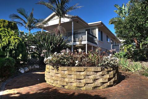 The Whitehouse - Accommodation Rockhampton 5