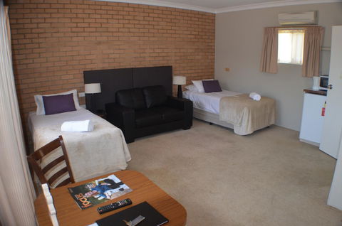 Deer Park Motor Inn Armidale - Accommodation Rockhampton 11