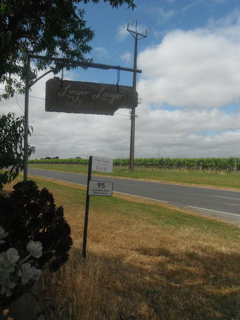 Linger Longer Vineyard - Accommodation Rockhampton 19
