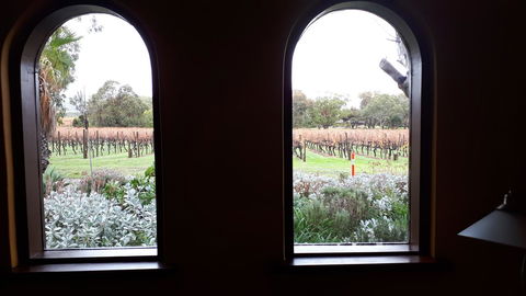Linger Longer Vineyard - Accommodation Rockhampton 6