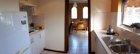 Linger Longer Vineyard - Accommodation Rockhampton 8