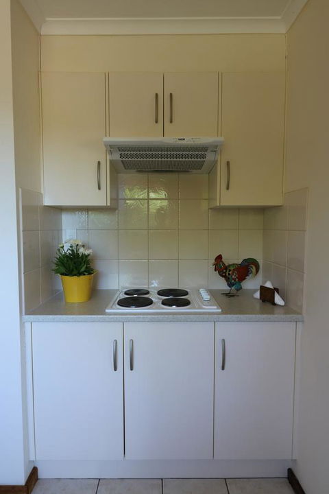 Linger Longer Vineyard - Accommodation Rockhampton 7