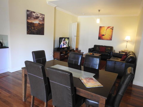 A Secret Garden - Accommodation Rockhampton 14