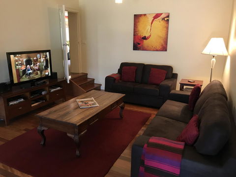 A Secret Garden - Accommodation Rockhampton 3