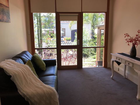 A Secret Garden - Accommodation Rockhampton 9
